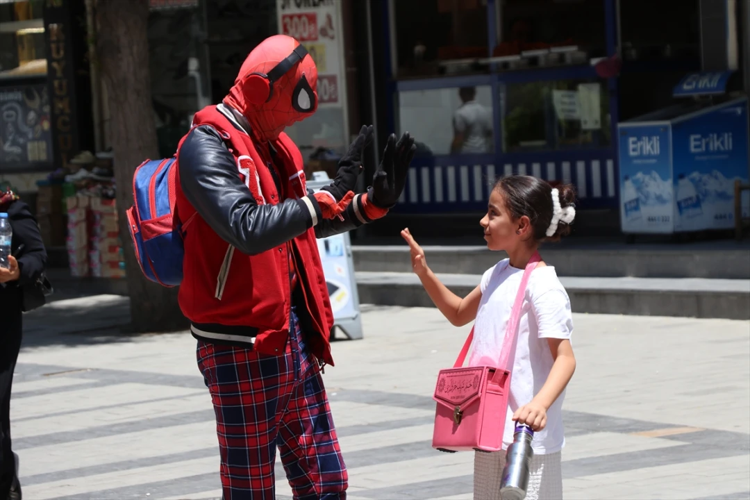 Türk Örümcek Adam Ayaz Salih Koç'un Siirt Macerası