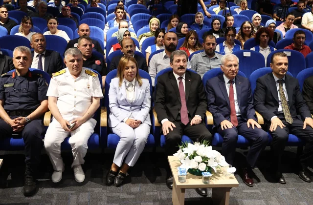 Samsun'da 15 Temmuz'u Anlatan Tarihi Panel