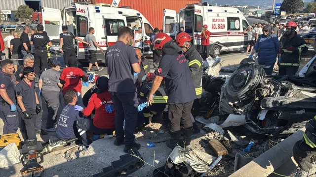 Kocaeli'de Zincirleme Kaza Faciaya Yol Açtı