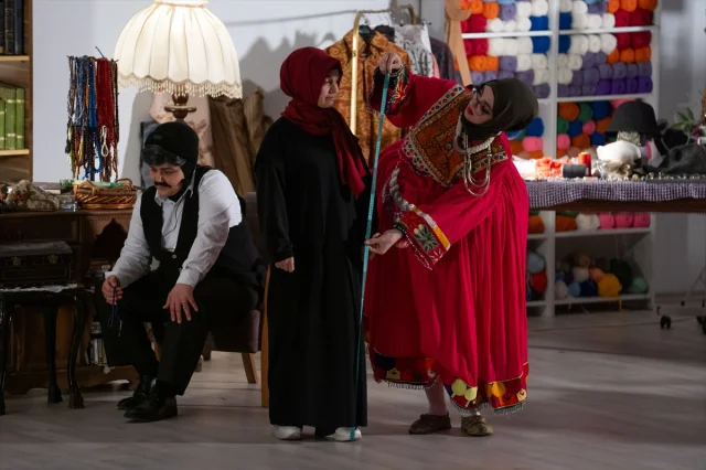 Ankara'da "Vatan Sevgisi" Coşkusuyla Tiyatro Sahnesine Çıktı