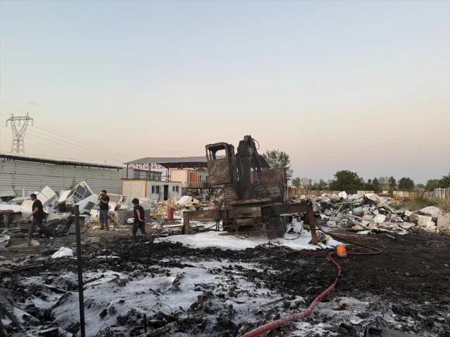 Bursa'da Geri Dönüşüm Tesisinde Büyük Yangın Kontrol Altına...