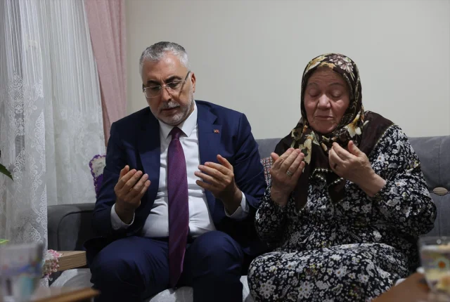 Bakan Vedat Işıkhan'dan Yakup Kozan'ın Ailesine Anlamlı Ziyaret