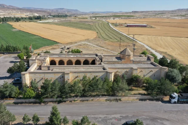 Kapadokya'nın Gizemli Kervansarayında Tasavvuf Yolculuğu