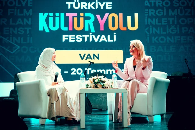 Van'da Kültür Yolu Festivali Sanat ve Eğlenceyi Buluşturuyor