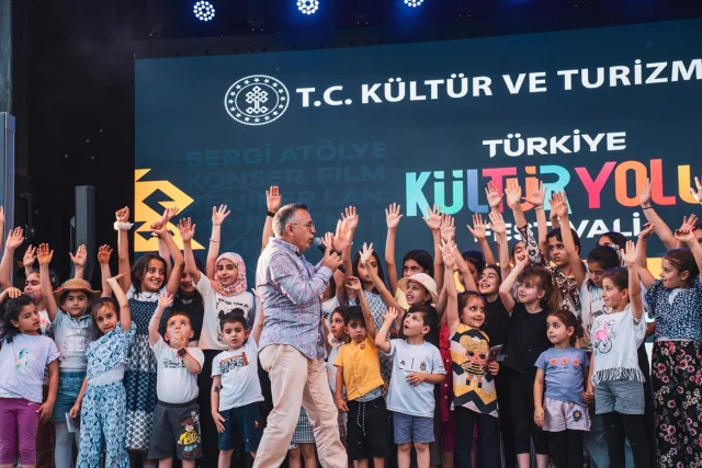 Van'da Kültür Yolu Festivali Sanat ve Eğlenceyi Buluşturuyor