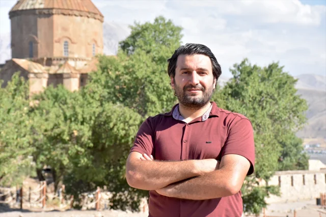 Huzurevi Sakinleri Van'ın Güzelliklerini Keşfe Çıkıyor