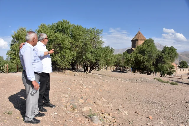 Huzurevi Sakinleri Van'ın Güzelliklerini Keşfe Çıkıyor