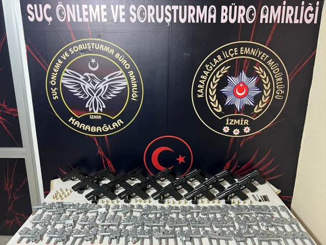 İzmir'de Yasa Dışı Silah Ticaretine Darbe