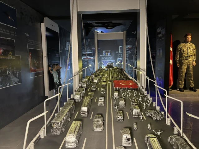 Şehit Erol Olçok 15 Temmuz Sergisi Ziyaretçi Akınına Uğruyor