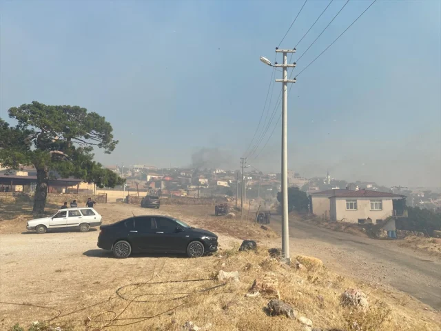 Çanakkale'deki Orman Yangınına Karşı Yoğun Mücadele Devam Ediyor
