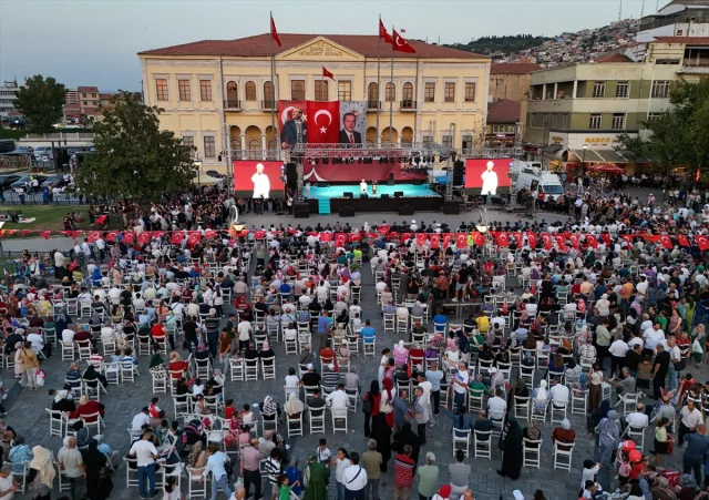 İzmir'de AK Parti'den 15 Temmuz'un Yıldönümünde Şehitler Anıldı