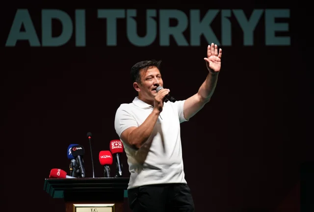 İzmir'de AK Parti'den 15 Temmuz'un Yıldönümünde Şehitler Anıldı