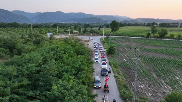 Sakarya'da 15 Temmuz Anısına Görkemli Araç Konvoyu Düzenlendi