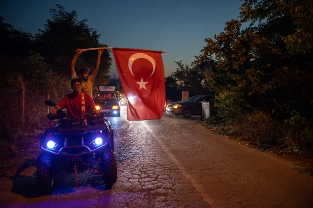 Sakarya'da 15 Temmuz Anısına Görkemli Araç Konvoyu Düzenlendi