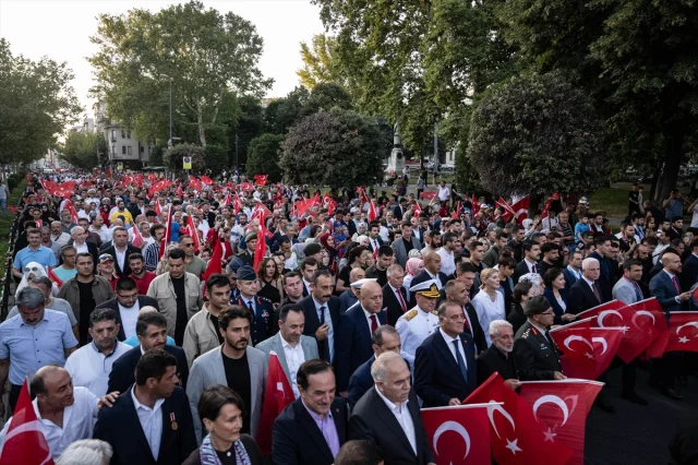 İstanbul'da 15 Temmuz Anma Etkinliği Coşkuyla Tamamlandı