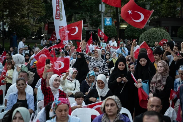 İstanbul'da 15 Temmuz Anma Etkinliği Coşkuyla Tamamlandı