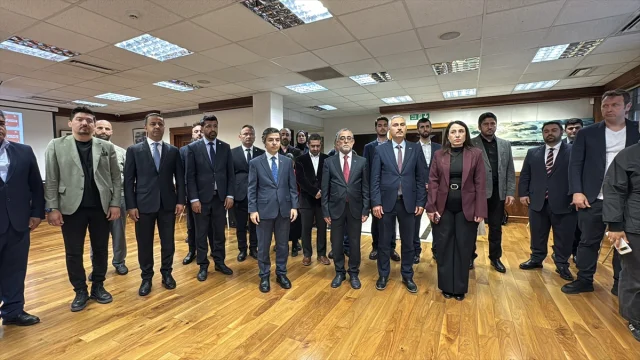 İngiltere'deki Türk Öğrenciler 15 Temmuz'u Resimlerle Yorumladı