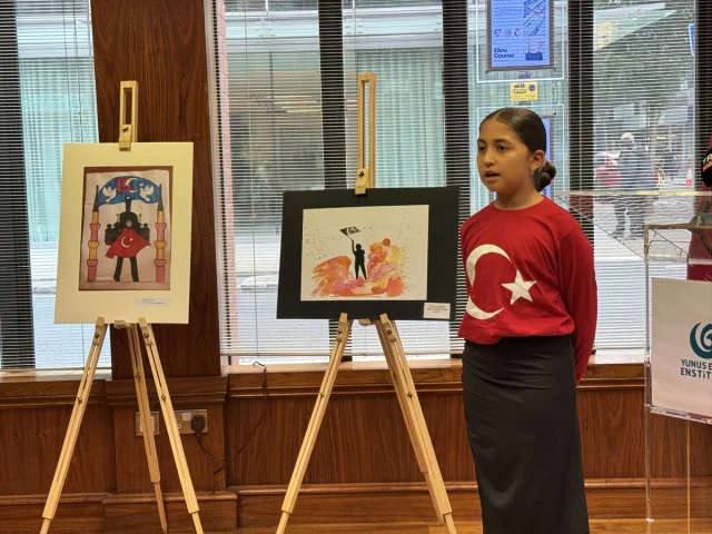 İngiltere'deki Türk Öğrenciler 15 Temmuz'u Resimlerle Yorumladı