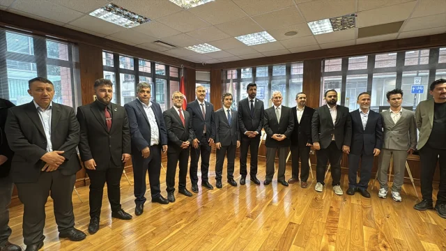 İngiltere'deki Türk Öğrenciler 15 Temmuz'u Resimlerle Yorumladı
