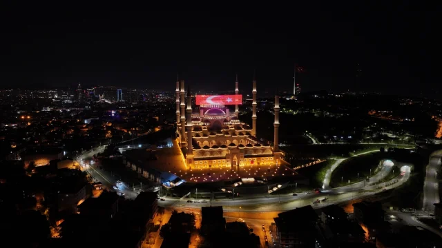 15 Temmuz'un İz Bırakan Anları İstanbul Semalarında Yankılandı