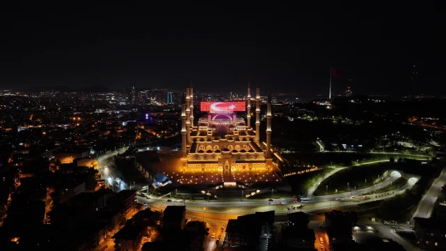 15 Temmuz'un İz Bırakan Anları İstanbul Semalarında Yankılandı