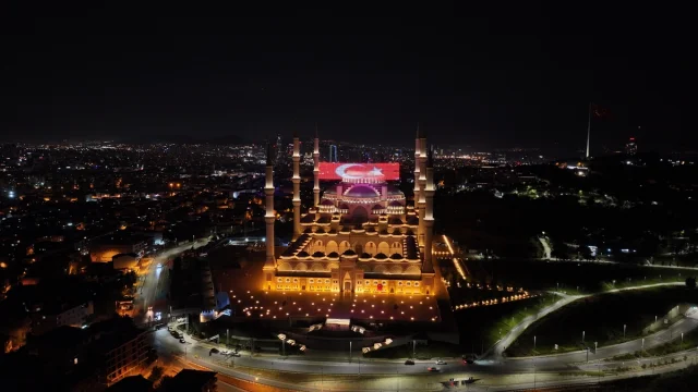 15 Temmuz'un İz Bırakan Anları İstanbul Semalarında Yankılandı