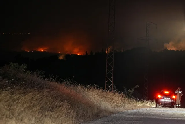 Çanakkale'de Orman Yangınına Hızlı Müdahale: Söndürme Çalışmaları Sürüyor