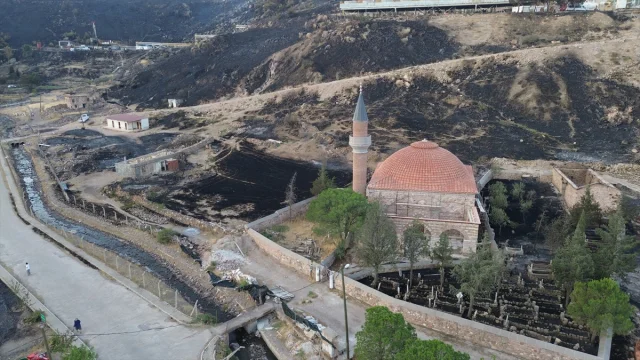 Çanakkale'deki Orman Yangınına Havadan ve Karadan Yoğun Müdahale