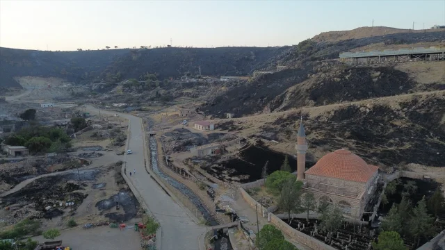 Çanakkale'deki Orman Yangınına Havadan ve Karadan Yoğun Müdahale