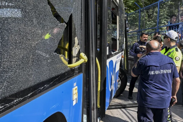 Ankara’da Zincirleme Trafik Kazası 27 Yaralıyla Atlattı