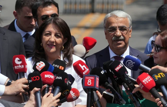 Adalet Bakanı Tunç, Parti Heyetini Anlamlı Bir Görüşmede Ağı...