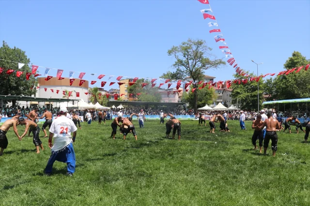Kocaeli'de Tarihi Namazgah Güreşlerine Büyük İlgi