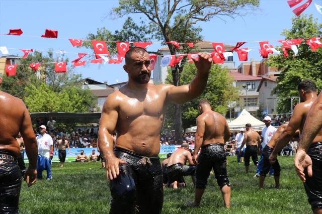 Kocaeli'de Tarihi Namazgah Güreşlerine Büyük İlgi