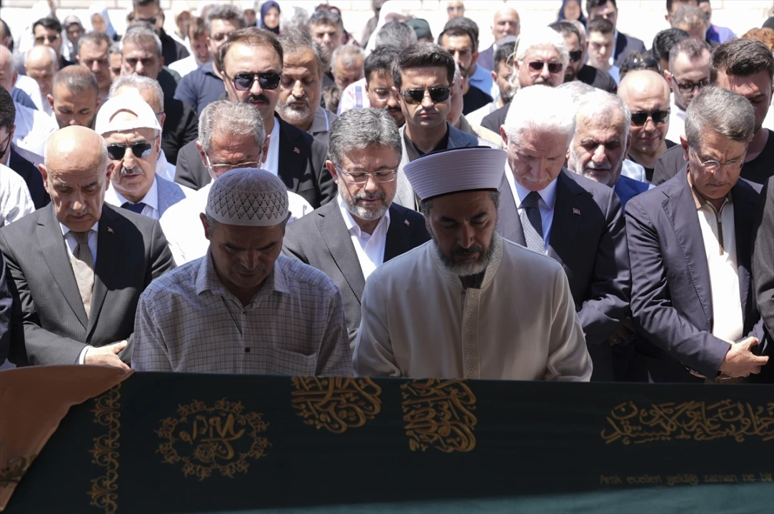 Bakan İbrahim Yumaklı'nın Kayınvalidesi Zarife Çayır Son Yolculuğuna Uğurlandı