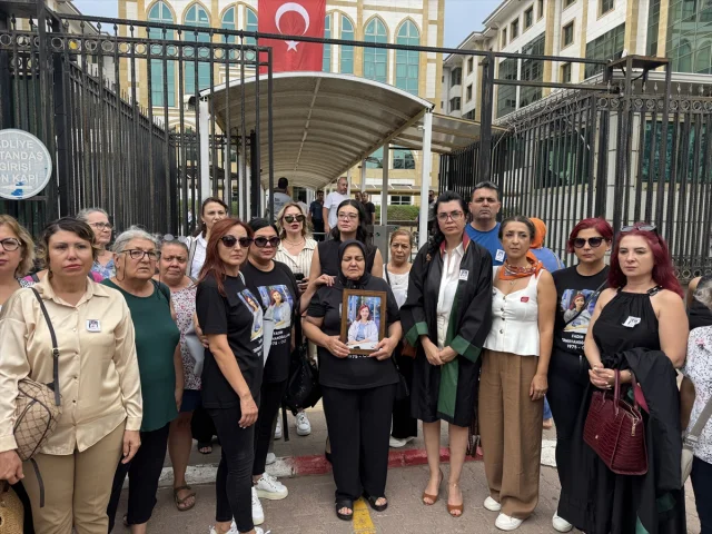 Antalya'da Cinayet Davası: Boşanma Sürecinde Eşini Öldüren S...