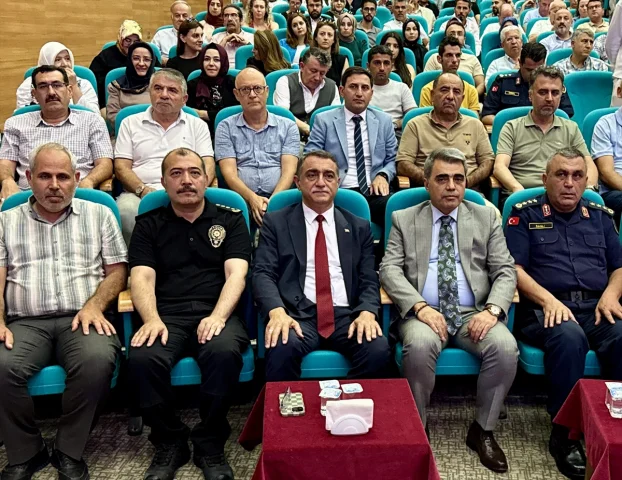 Kırşehir'de 15 Temmuz'un Ardındaki Din İstismarı Masaya Yatırıldı