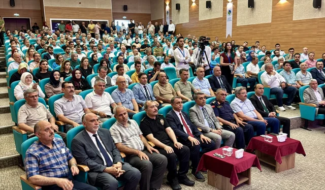 Kırşehir'de 15 Temmuz'un Ardındaki Din İstismarı Masaya Yatırıldı