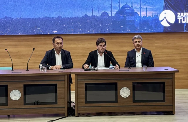Kırşehir'de 15 Temmuz'un Ardındaki Din İstismarı Masaya Yatırıldı