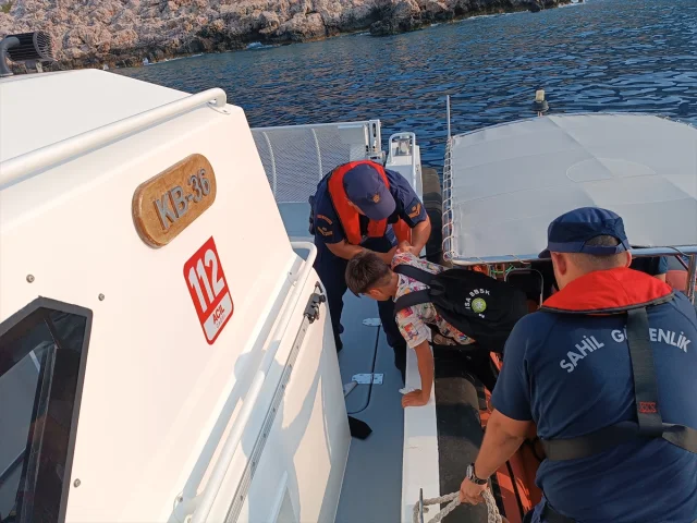 Antalya Sahillerinde Göçmen Kaçakçılığı Operasyonu