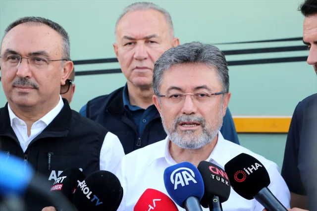 Tarım ve Orman Bakanı Yumaklı Tekirdağ'daki Yangınla İlgili İyimser Konuştu