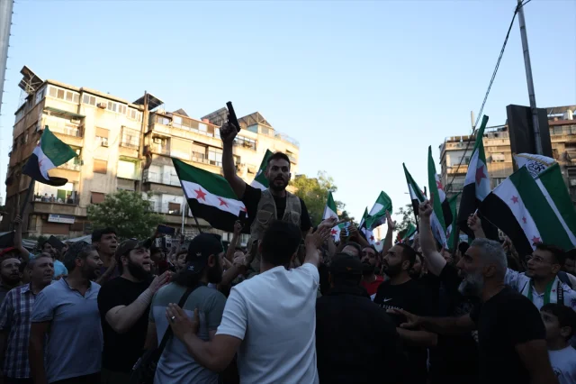 Şam'da Binler, İsrail Baskısını Protesto İçin Toplandı