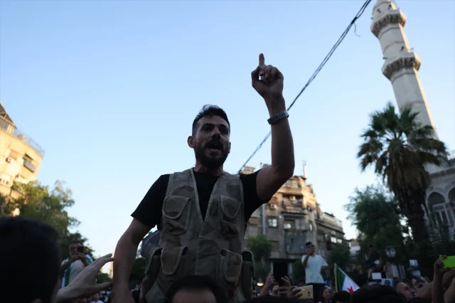 Şam'da Binler, İsrail Baskısını Protesto İçin Toplandı
