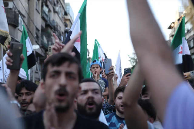 Şam'da Binler, İsrail Baskısını Protesto İçin Toplandı