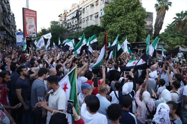 Şam'da Binler, İsrail Baskısını Protesto İçin Toplandı