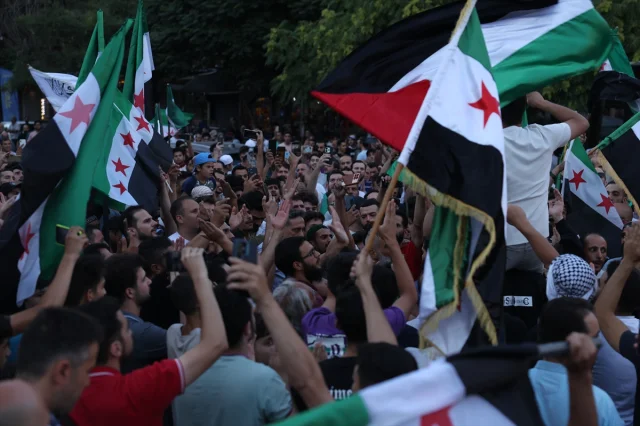 Şam'da Binler, İsrail Baskısını Protesto İçin Toplandı