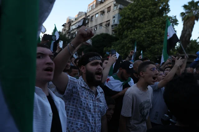 Şam'da Binler, İsrail Baskısını Protesto İçin Toplandı