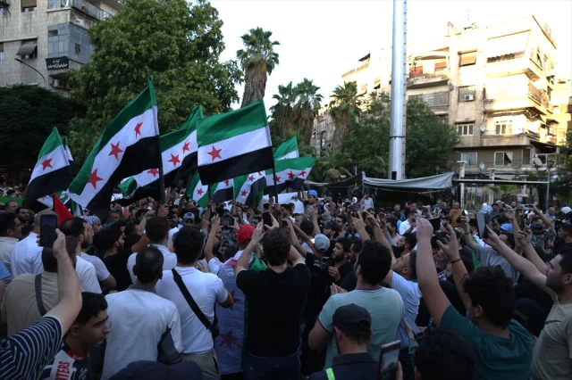 Şam'da Binler, İsrail Baskısını Protesto İçin Toplandı