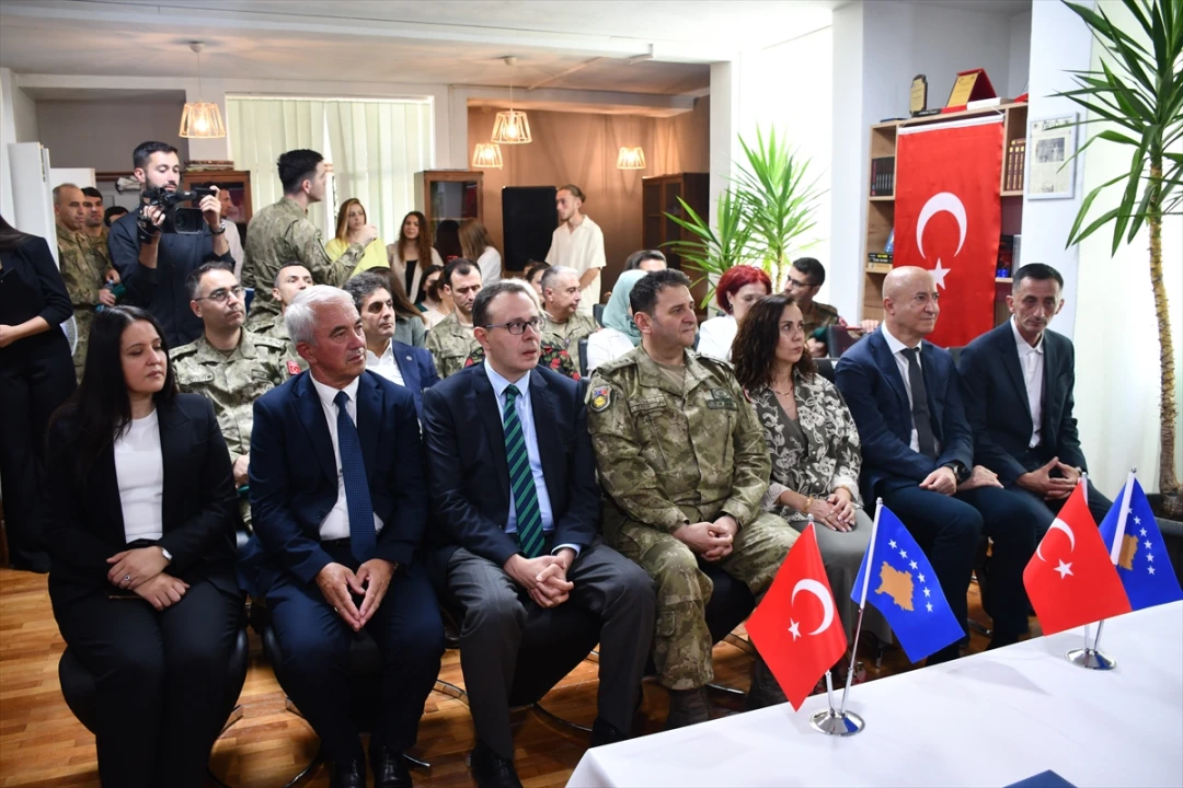 Türk Askerinden Kosova'da Kadınlar İçin Dikiş Atölyesi