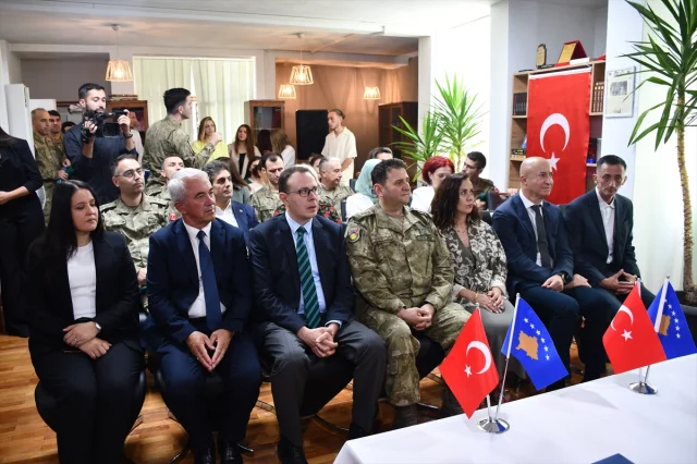 Türk Askerinden Kosova'da Kadınlar İçin Dikiş Atölyesi