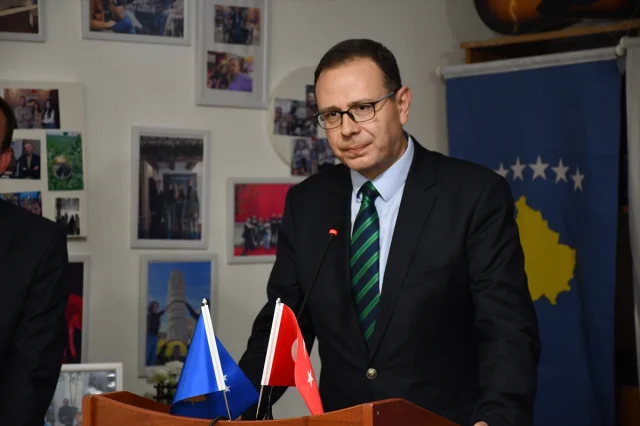 Türk Askerinden Kosova'da Kadınlar İçin Dikiş Atölyesi